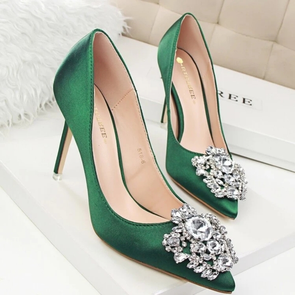 Gorgeous Rhinestones Decor Siletto Court Shoes - Picture 3 of 7